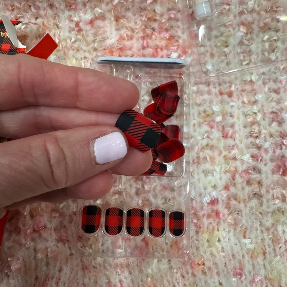 Red Aspen Nail Dashes – “Nana’s Nightgown” | Short Square Press-On Nails - Picture 4 of 8